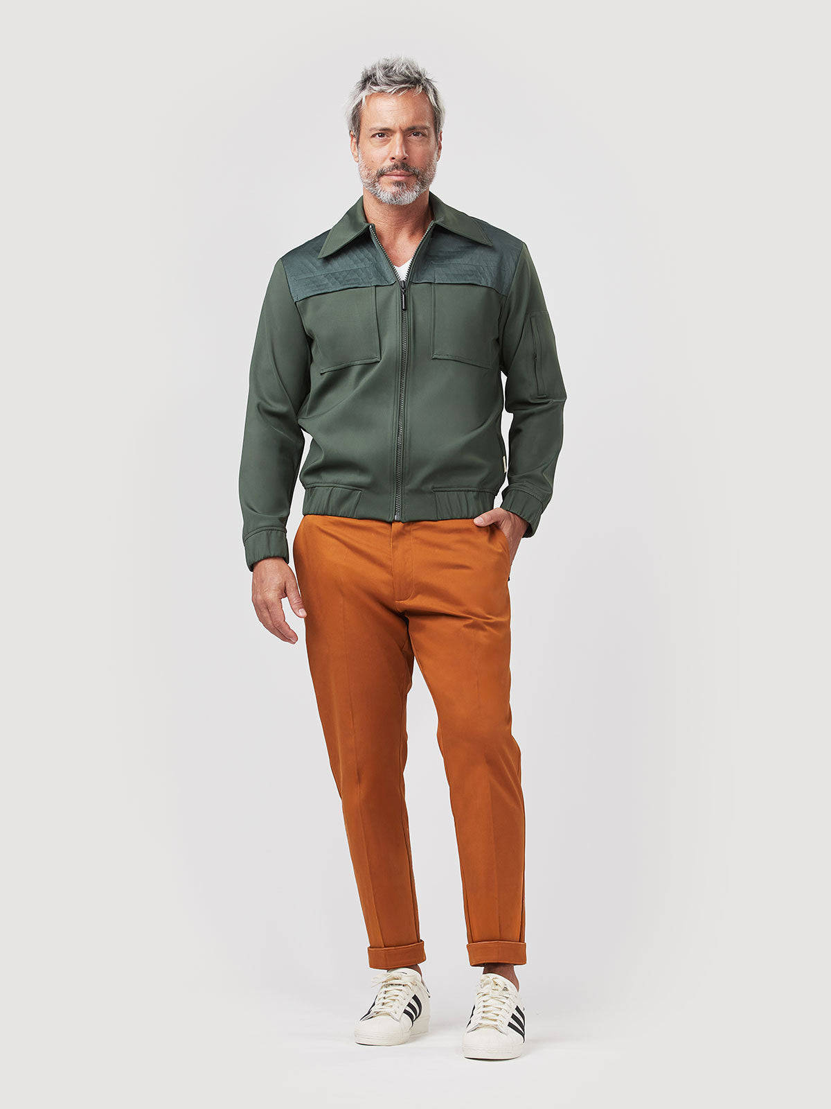 Caramel Café / 32/30